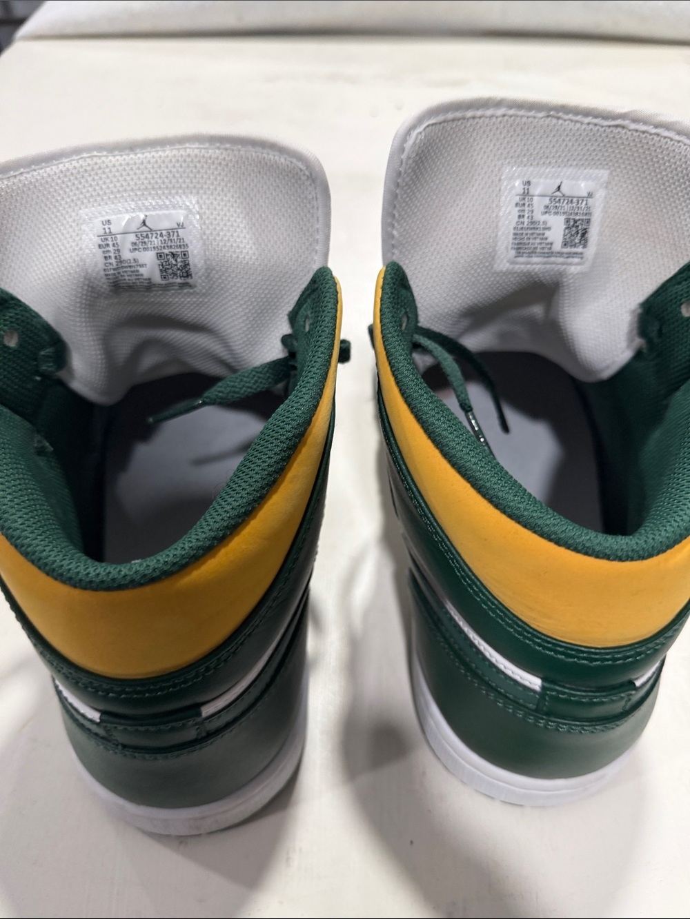 Nike Men’s High-Top Sneakers in Green, White & Yellow - Picture 4 of 5